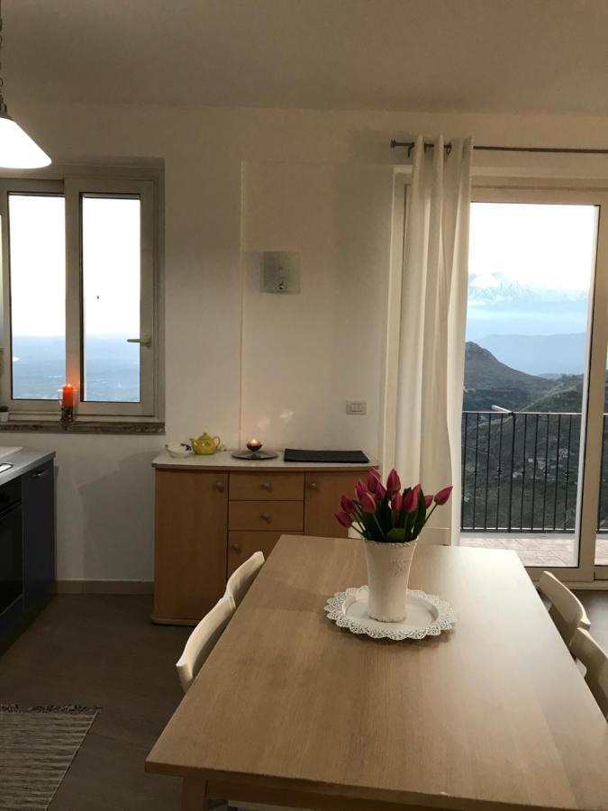 Giorgiada Relax Apartment Castelmola Bagian luar foto
