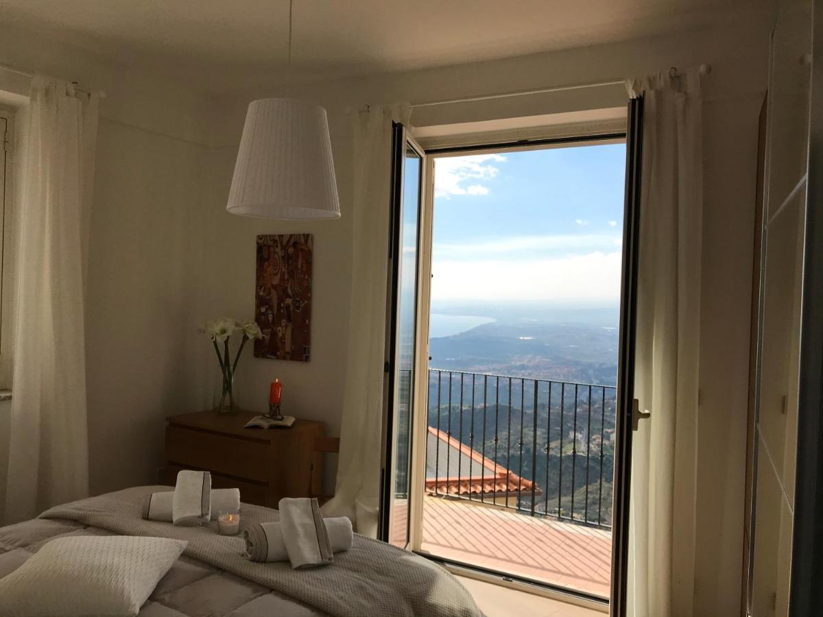 Giorgiada Relax Apartment Castelmola Bagian luar foto